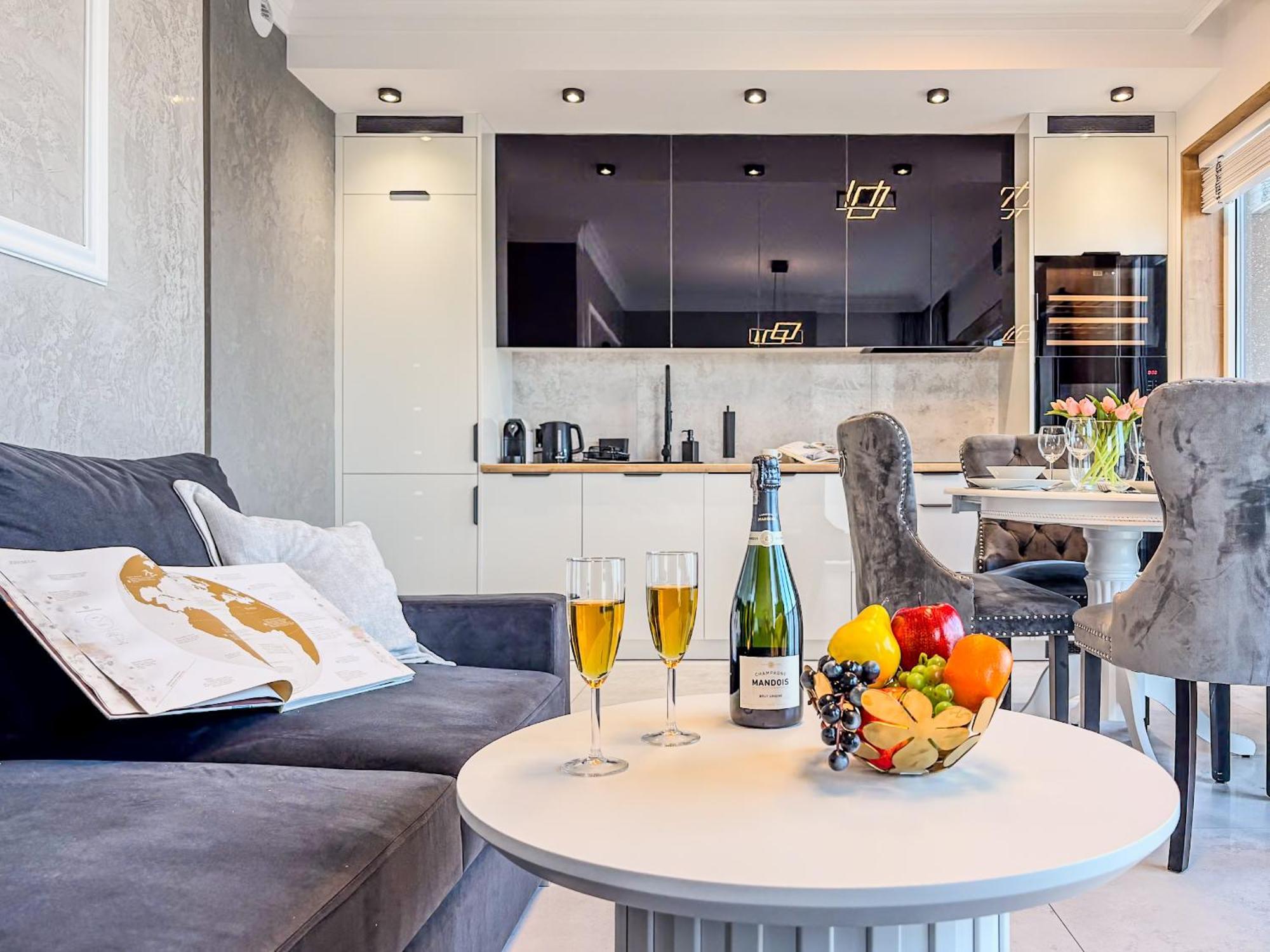 Urban Global Skyline, 15th Floor No 23, Free Garage, Self Check-in, No Deposit Apartment *