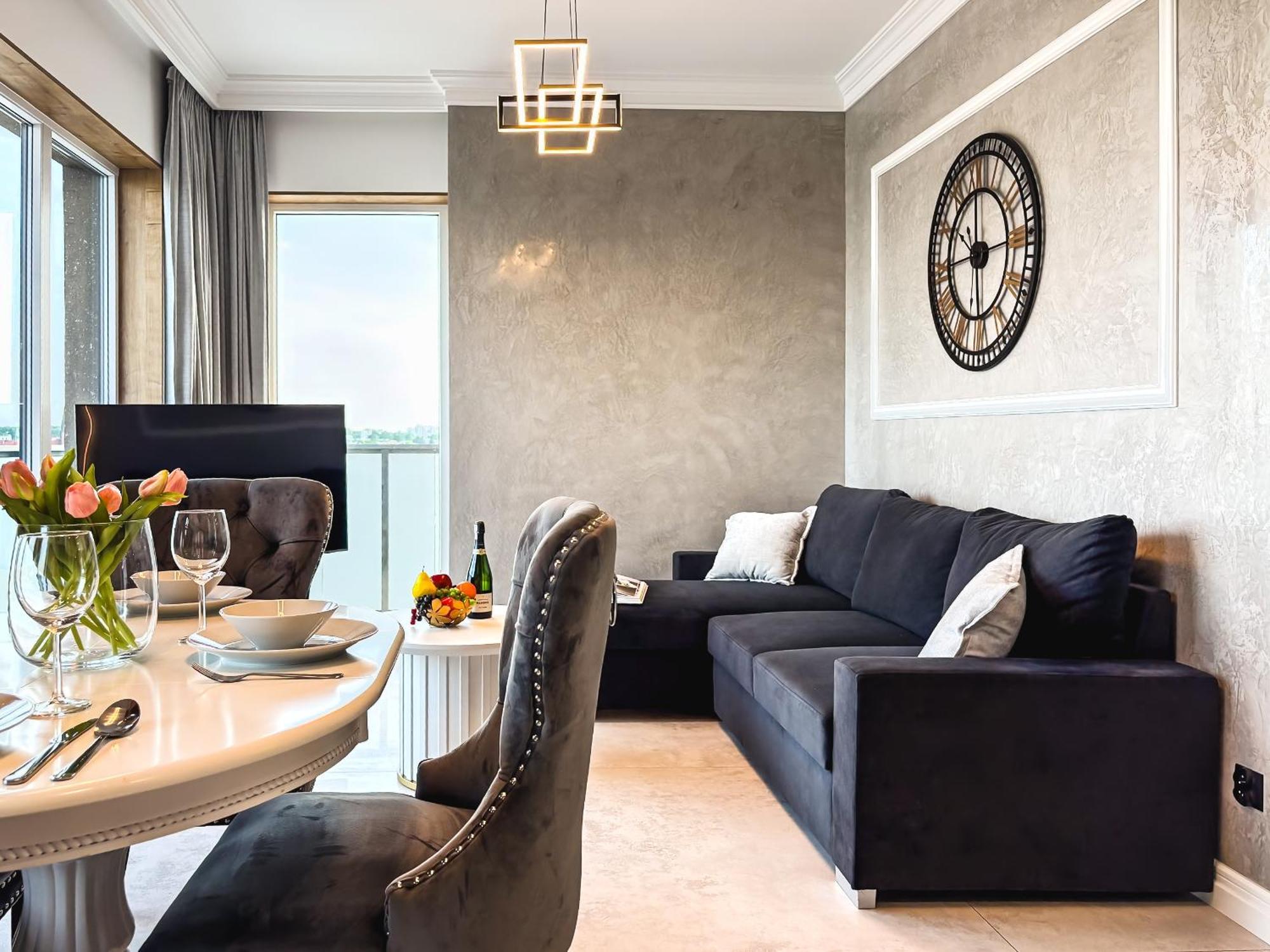 Urban Global Skyline, 15th Floor No 23, Free Garage, Self Check-in, No Deposit Apartment Katowice
