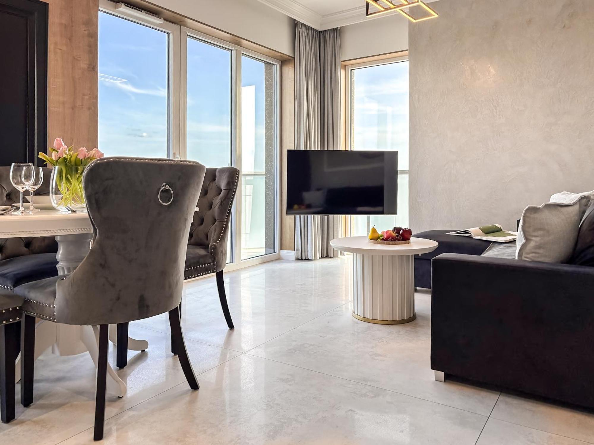 Urban Global Skyline, 15th Floor No 23, Free Garage, Self Check-in, No Deposit